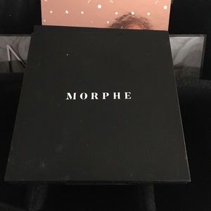 Morphe Eyeshadow Pallete -like new!